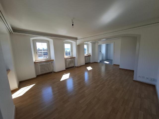 Grosszügige 6½ Zimmerwohnung im historischen Pfarrhaus