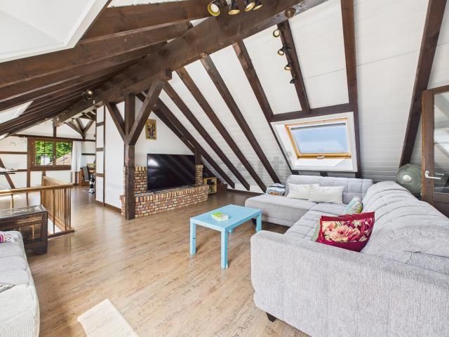 6.5 Zimmer Maisonette mit Renovationspotenzial in Meierskappel