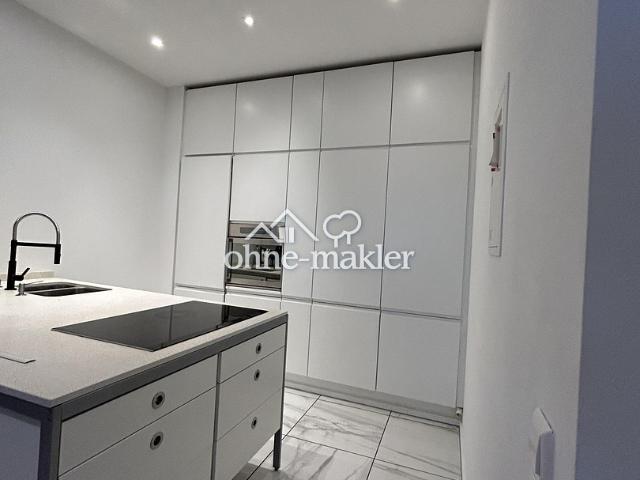 Großzügige 7 Zimmer Wohnung mit 2 Balkonen und 2 Stellplätzen in Karlsruher Top Innenstadtlage