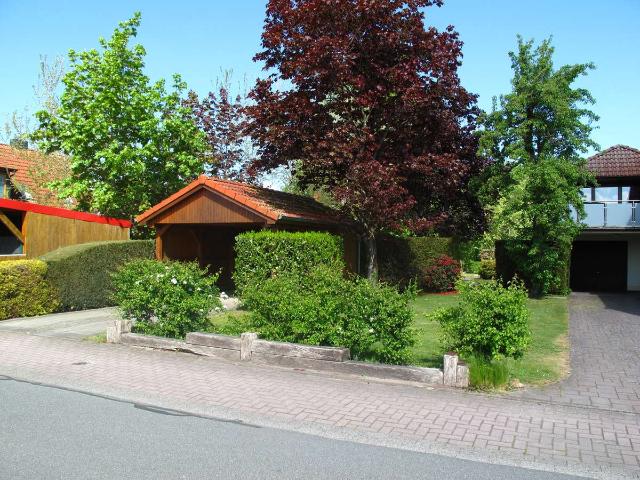 Großzügige 8 Zimmer Wohnung in Zetel mit Garten und Garage