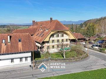 Grosszügige 8.5 Zimmer Wohnung mit direktem Zugang zum Gewölbekeller nahe Herzogenbuchsee