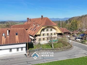 Grosszügige 8.5 Zimmer Wohnung mit direktem Zugang zum Gewölbekeller nahe Herzogenbuchsee