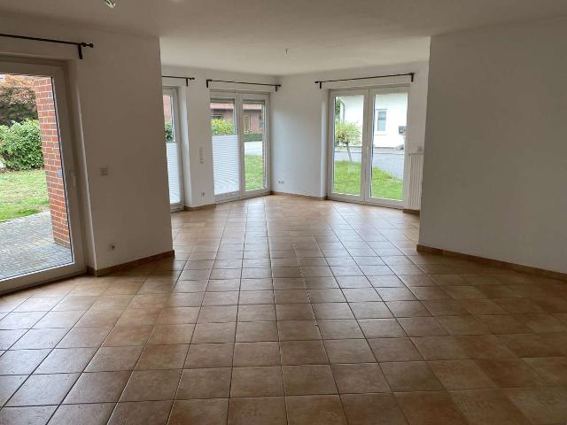 Großzügige 104m² Wohnung mit eigenem Garten, Terrasse, Carport und cleverem Grundriss