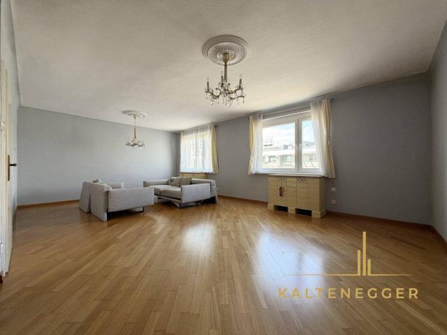 Großzügige 115 m² Eigentumswohnung im 5. Liftstock mit Gestaltungspotenzial