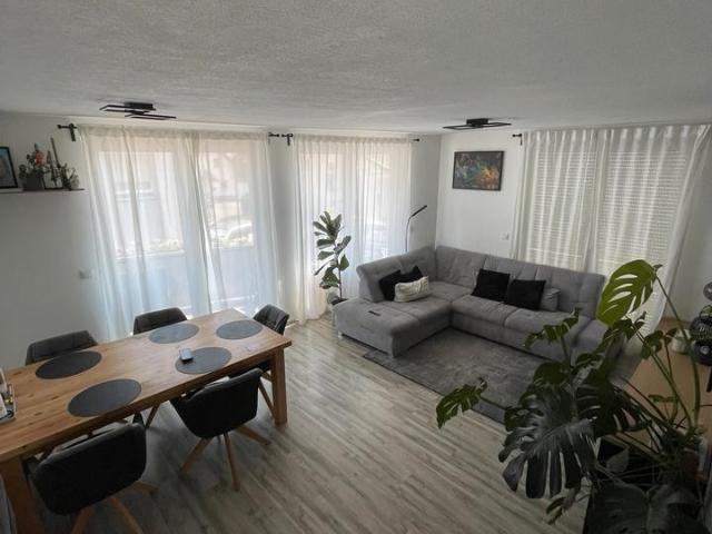 Großzügige 136 m² Wohnung mit zwei separaten Eingängen