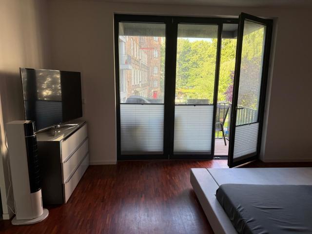 Großzügige 150 m² Wohnung mit Spa Bad, Balkon & Tiefgarage – mitten in Prenzlauer Berg