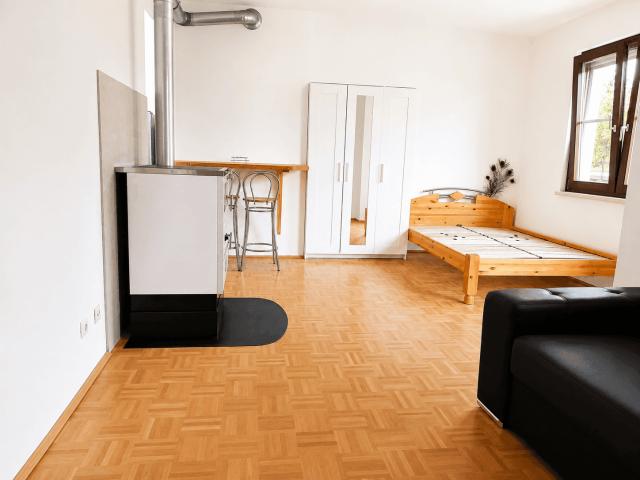 Großzügige 1 Zimmer Wohnung mit separater Küche inkls. Balkon, Tiefgarage keine Maklerprovision