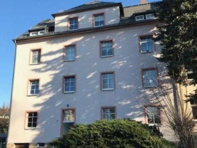 Großzügige 1 Zimmer mit Tageslichtbad in ruhiger Lage! Garten im Hinterhof und EBK mgl