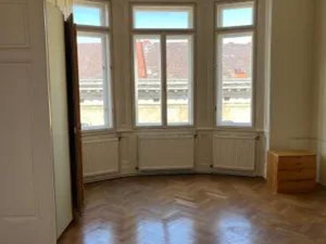 Großzügige 204 m² Gründerzeitwohnung in 1070 ideal für 4er/5er WG mit eigenem Wohnzimmer