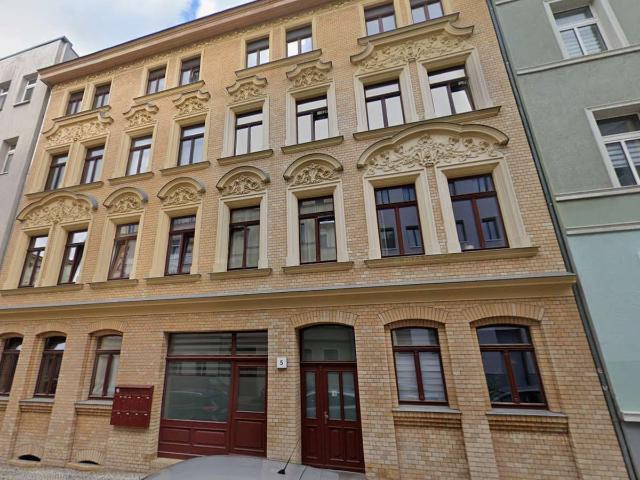 Großzügige 2 RW mit Balkon und EBK zu vermieten!