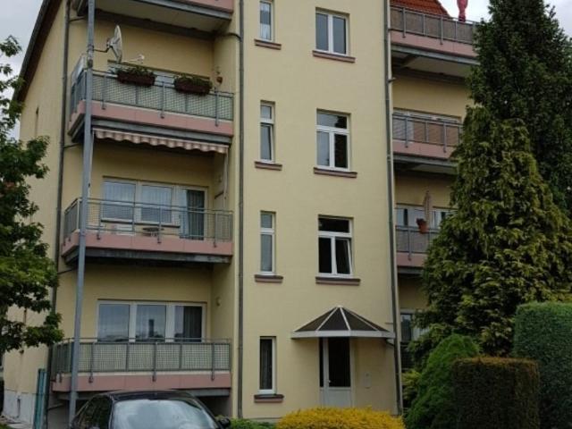Großzügige 2 Raumwohnung mit Balkon mit Stellplatz zu vermieten!