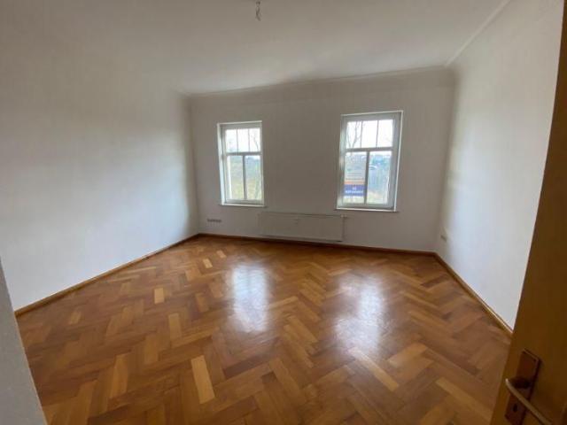 Großzügige 2 Raum Wohnung mit Balkon und Parkett