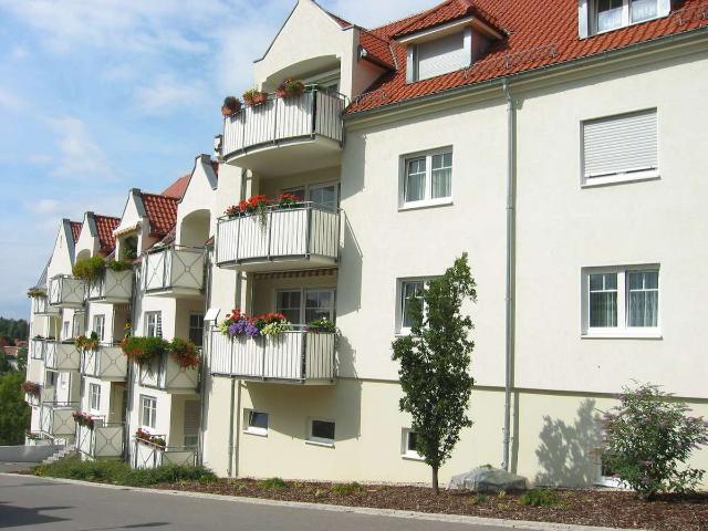 Großzügige 2 Raum Wohnung mit Balkon zu vermieten