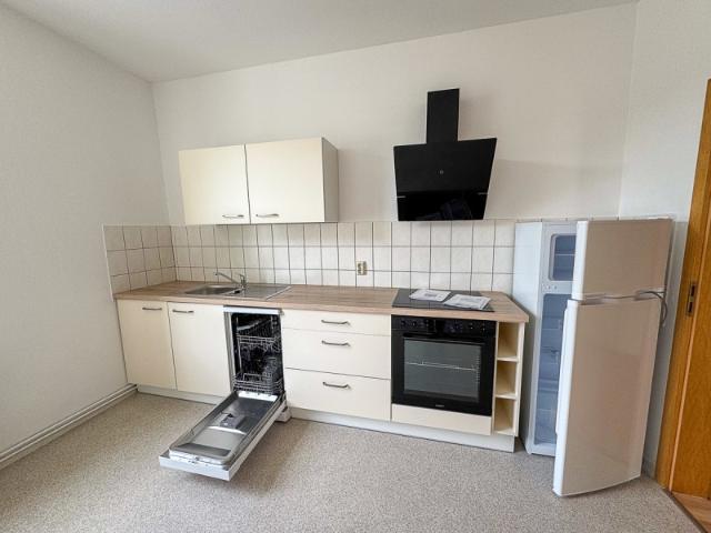 Großzügige 2 Raum Wohnung mit Einbauküche in ruhiger Lage!