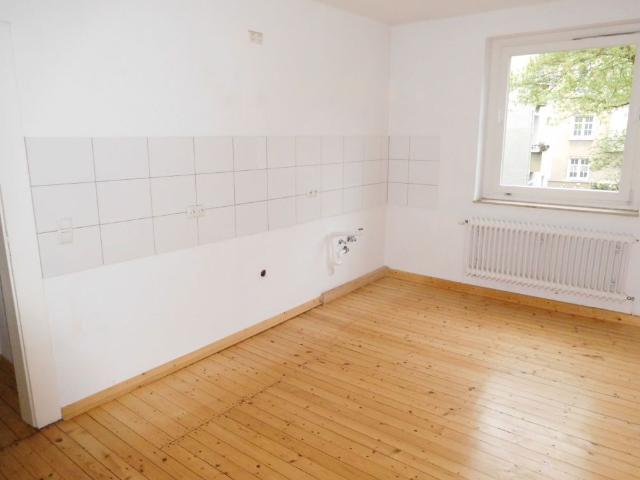 Großzügige 2 Zi Altbauwohnung im beliebten Luisenhof wird umfangreich modernisiert