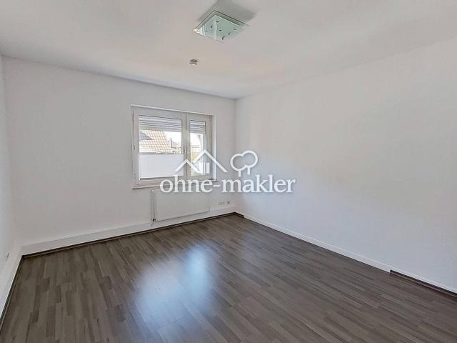 Großzügige 2 Zi. Whg. mit Balkon in zentraler Lage