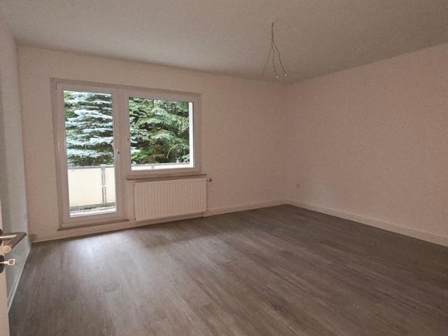 Großzügige 2 Zi. Whg. mit Tageslichtbad und Balkon
