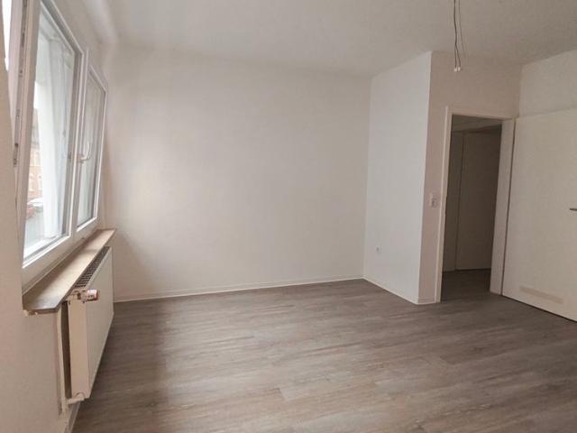 Großzügige 2 Zi. Whg. mit Tageslichtbad und Balkon