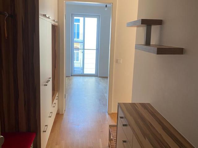 Großzügige 2 Zimmer Wohnung mit Tiefgaragenstellplatz