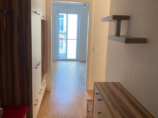 Großzügige 2 Zimmer Wohnung mit Tiefgaragenstellplatz