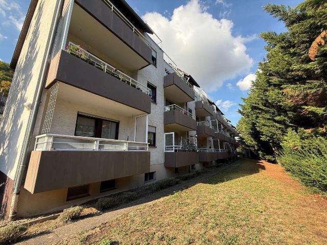 Großzügige 2 Zimmer Wohnung mit zwei Balkonen und Tiefgaragenstellplatz in Bad Dürkheim!