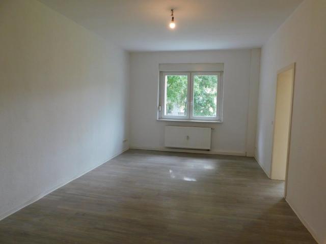 Großzügige 2 Zimmer Wohnung mit Balkon!