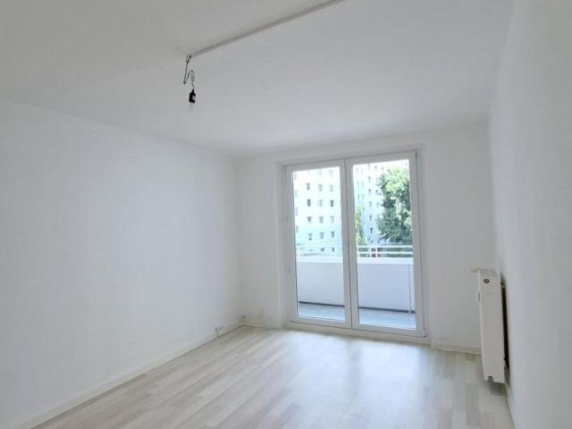 Großzügige 2 Zimmer Wohnung mit Balkon in Lichtenberg zu vermieten!