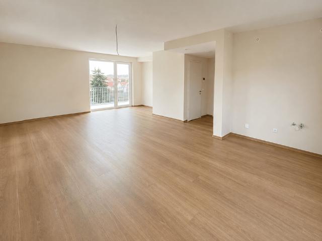 großzügige 2 Zimmer Wohnung mit BALKON, offene Küche, Lift