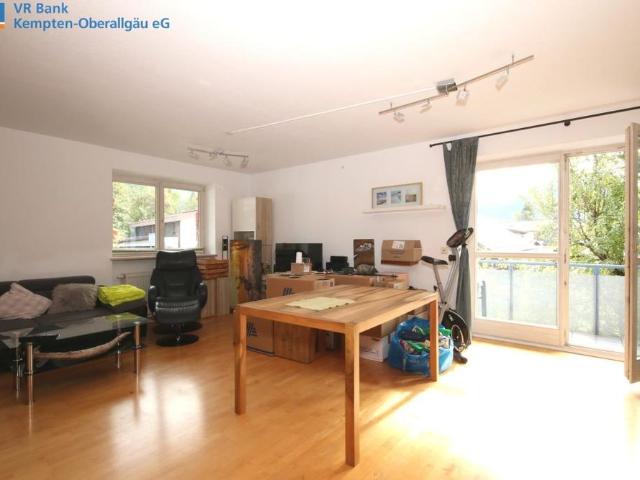 Großzügige 2 Zimmer Wohnung mit Balkon & Tiefgarage in attraktiver Lage von Oberstdorf