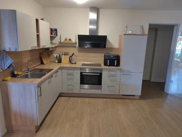 Großzügige 2 Zimmer Wohnung mit Balkon und offener Wohnküche in Bahnhofsnähe