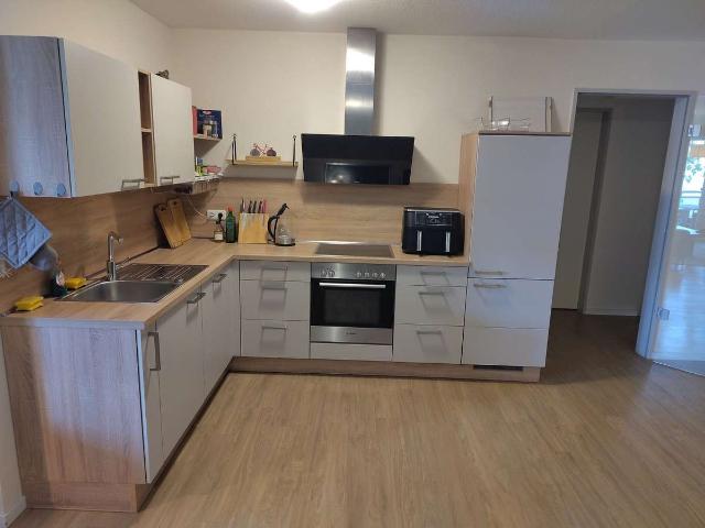 Großzügige 2 Zimmer Wohnung mit Balkon und offener Wohnküche in Bahnhofsnähe
