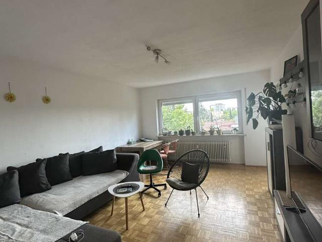 Großzügige 2 Zimmer Wohnung mit Fernblick & Balkon – attraktive Kapitalanlage im Regensburger Westen