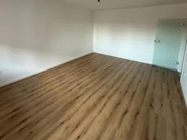 Großzügige 2 Zimmer Wohnung mit Loggia