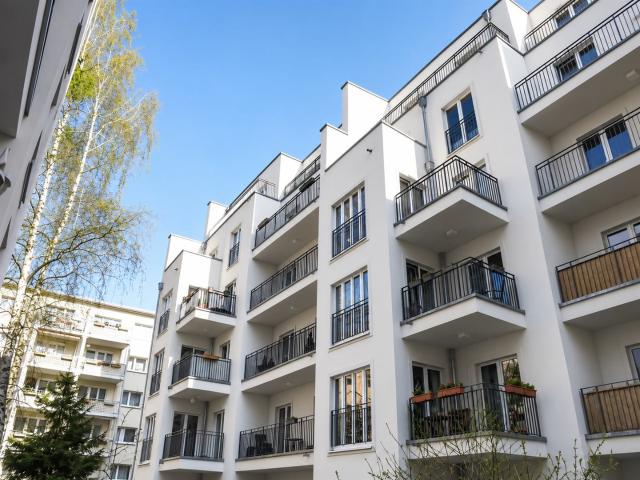Großzügige 2 Zimmer Wohnung mit Loggia am Luisenplatz in Potsdam direkt am Park Sanssouci