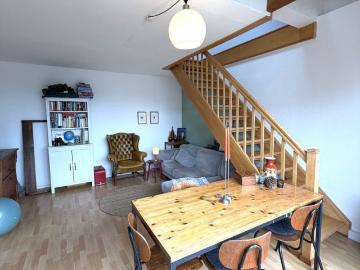 Großzügige 2‑ bis 3‑Zimmer‑Wohnung mit Loggia und ausgebautem Spitzboden