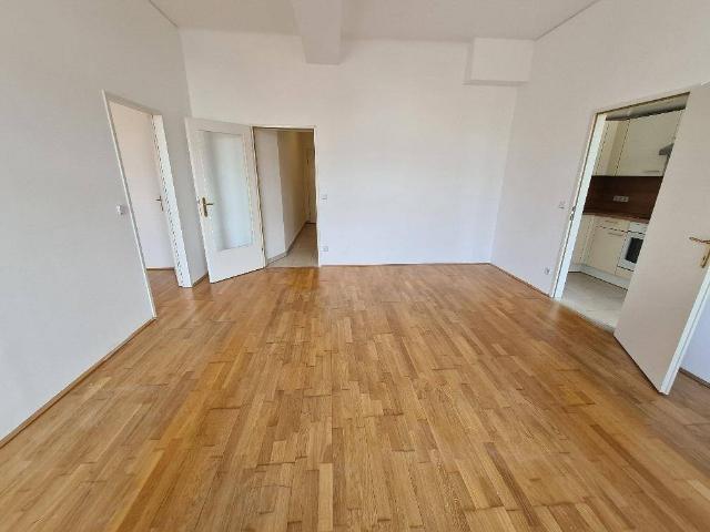 Grosszügige, 2 Zimmer Wohnung Befristet bis zum 02.06.2027 vermietet
