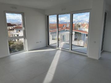 Großzügige, 2 Zimmer Wohnung, Einbauküche, TG Stellplatz, Gustavsburg
