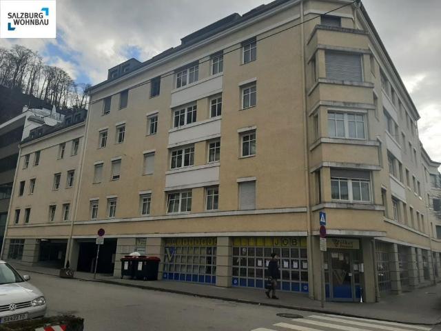 Großzügige 2 Zimmer Wohnung im 1.Obergeschoss zur vergeben!