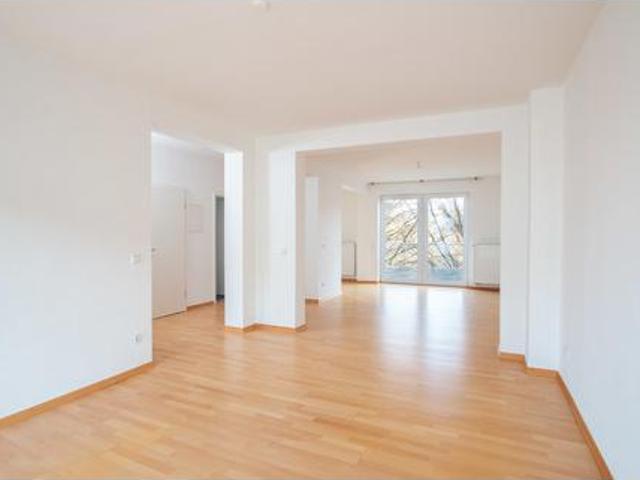 Großzügige 2 Zimmer Wohnung zu mieten