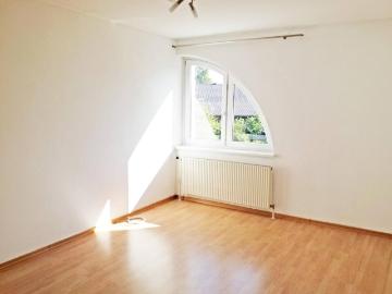 großzügige 2 Zimmer Wohnung