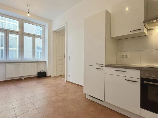 Großzügige 2 Zimmer Altbauwohnung | unbefristet | Nähe U3 Schweglerstraße