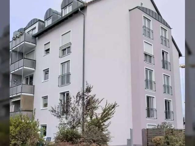 Großzügige 2 Zimmer Dachgeschoßwohnung mit Balkon und Tiefgaragenstellplatz