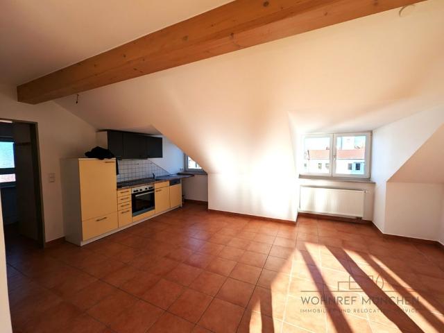 Großzügige 2 Zimmer Mansardenwohnung in Höhenkirchen Siegertsbrunn