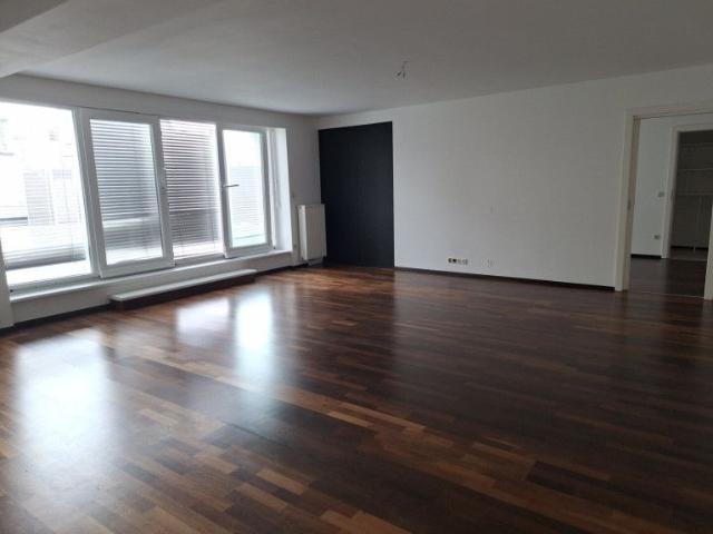 großzügige 2 Zimmer Mietwohnung mit Einbauküche
