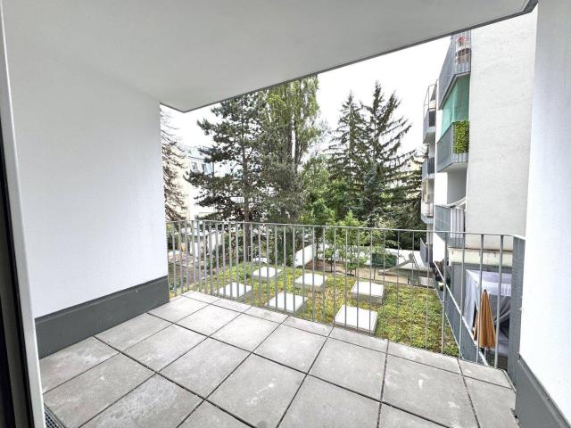 Großzügige 2 Zimmer mit hofseitiger Loggia