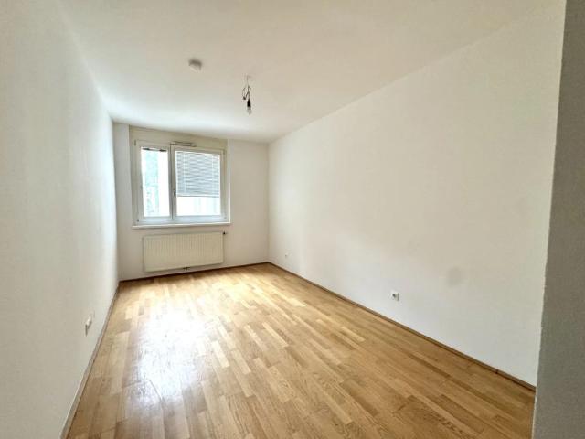 Großzügige 2 Zimmer mit hofseitiger Loggia