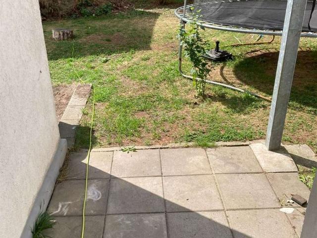 Großzügige 2 Zimmer mit Laminat, Dusche und Terrasse in ruhiger Lage!