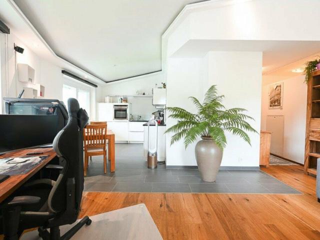 Großzügige 2 Zimmer Penthouse Eigentumswohnung mit geschmackvollem Wellnessbereich