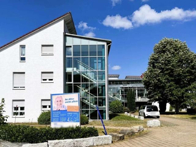Großzügige 2 Zimmer Seniorenwohnung im Betreuten Wohnen „Mutlanger Forst“