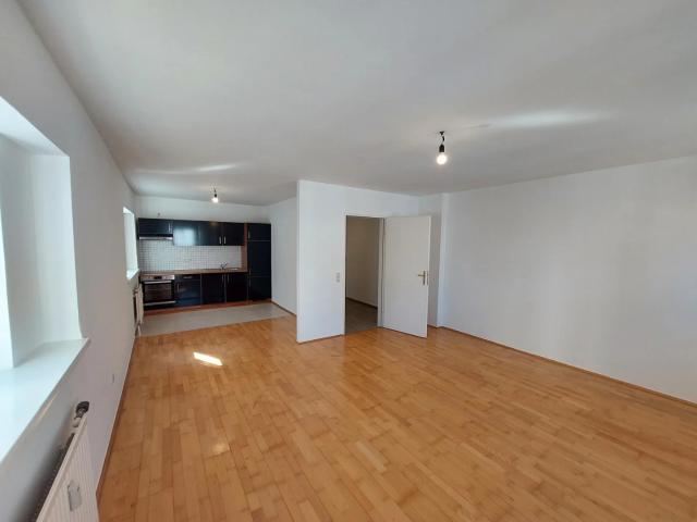 Großzügige 2 Zimmerwohnung am Stadtplatz 16 Top 16